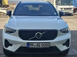 Weiß Gebraucht 2023 Volvo XC40 Plus SUV | 34.500 € (Guter Preis)