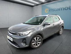 Grau Gebraucht 2021 Kia Stonic SUV | 16.799 € (Guter Preis)