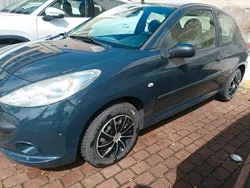 Grau Gebraucht 2010 Peugeot 206+ Kleinwagen | 2.100 € (Fairer Preis)