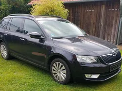 Schwarz Gebraucht 2016 Skoda Octavia Kombi | 8.999 € (Guter Preis)