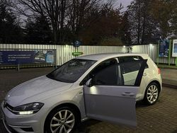 Weiß Gebraucht 2018 VW Golf VII Edition Limousine | 14.000 € (Teuer)