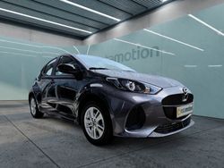 Grau Gebraucht 2024 Mazda 2 Center-Line Limousine | 23.490 € (Etwas zu teuer)