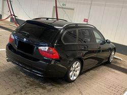 Schwarz Gebraucht 2006 BMW 320 Kombi | 3.500 €
