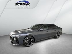 Grau Neu 2025 BMW 740 Efficient Dynamics Limousine | 129.940 €