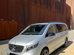 Silber Gebraucht 2022 Mercedes V220 AMG Van / Kleinbus | 55.700 € (Fairer Preis)