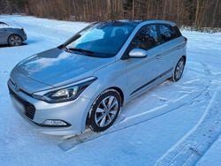Silber Gebraucht 2017 Hyundai i20 Kleinwagen | 11.690 € (Fairer Preis)