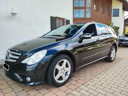 Schwarz Gebraucht 2006 Mercedes R500 AMG Van / Kleinbus | 7.900 € (Superpreis)