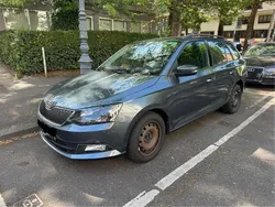 Grau Gebraucht 2016 Skoda Fabia Ambition Kombi | 8.900 € (Fairer Preis)