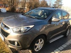 Grau Gebraucht 2015 Hyundai ix35 Style SUV | 11.900 € (Fairer Preis)