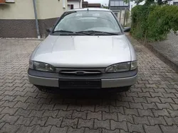 Silber Gebraucht 1993 Ford Mondeo Limousine | 300 €