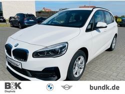 Weiss Gebraucht 2021 BMW 218 Active Tourer Advantage Van / Kleinbus | 24.890 € (Teuer)