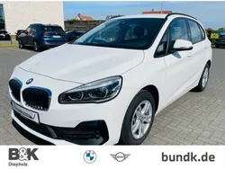 Weiss Gebraucht 2021 BMW 218 Active Tourer Advantage Van / Kleinbus | 24.890 € (Etwas zu teuer)