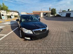 Schwarz Gebraucht 2009 Skoda Octavia LAURIN & KLEMENT Kombi | 4.999 €