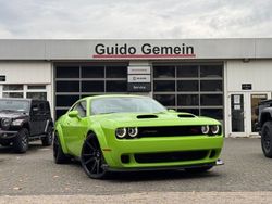 Sublime green Neu 2024 Dodge Challenger Coupé | 86.800 €
