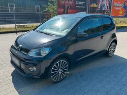 Schwarz Gebraucht 2017 VW up! Highline Kleinwagen | 7.997 € (Teuer)