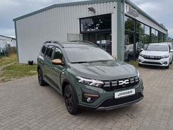 Grün Neu 2025 Dacia Jogger Extreme Van / Kleinbus | 24.180 € (Fairer Preis)