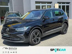Deep black perleffekt Gebraucht 2022 VW Tiguan Active SUV | 30.980 € (Fairer Preis)