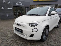Colore esterno (arktis weiß) Gebraucht 2024 Fiat 500e Kleinwagen | 21.990 € (Guter Preis)