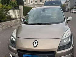 Braun Gebraucht 2009 Renault Mégane GrandTour Kombi | 4.000 € (Fairer Preis)