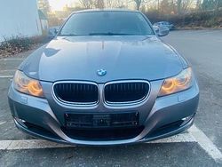 Grau Gebraucht 2009 BMW 320 Kombi | 3.100 € (Superpreis)