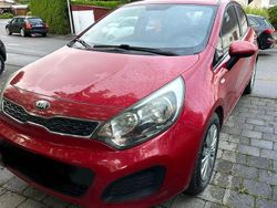 Rot Gebraucht 2013 Kia Rio Edition 7 Limousine | 3.490 € (Guter Preis)
