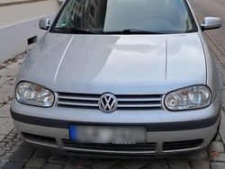 Silber Gebraucht 2001 VW Golf IV Kleinwagen | 600 €