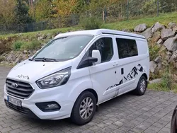 Weiß Gebraucht 2021 Ford Tourneo Limited Van / Kleinbus | 42.000 €