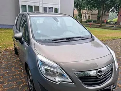 Braun Gebraucht 2010 Opel Meriva Van / Kleinbus | 4.000 € (Guter Preis)