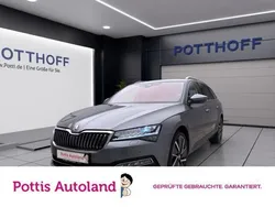 Graphite grau Gebraucht 2023 Skoda Superb Style Kombi | 39.977 € (Fairer Preis)