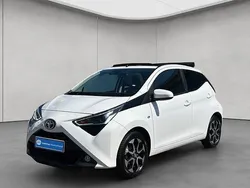 Weiß Gebraucht 2021 Toyota Aygo Team Kleinwagen | 12.460 € (Etwas zu teuer)