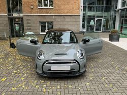 Grau Gebraucht 2022 Mini Cooper Resolute Edition Kleinwagen | 16.900 € (Fairer Preis)