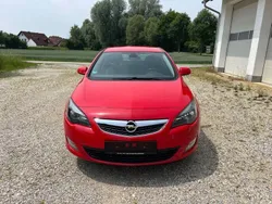 Rot Gebraucht 2010 Opel Astra Edition Limousine | 3.850 € (Guter Preis)