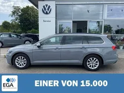 Grau Gebraucht 2022 VW Passat Business Kombi | 23.740 € (Fairer Preis)