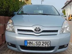 Blau Gebraucht 2005 Toyota Corolla Verso Edition Van / Kleinbus | 6.800 € (Teuer)