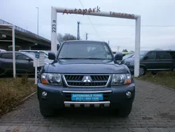 Grau Gebraucht 2005 Mitsubishi Pajero SUV | 10.999 € (Teuer)