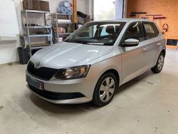 Brilliantsilber Gebraucht 2015 Skoda Fabia Kleinwagen | 6.985 € (Fairer Preis)