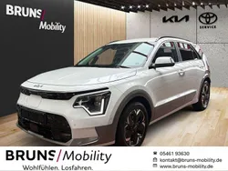 Weiß Gebraucht 2023 Kia e-Niro Inspiration SUV | 29.490 € (Guter Preis)