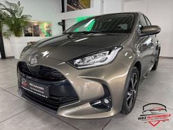 Grau Gebraucht 2024 Toyota Yaris Style Limousine | 18.980 € (Fairer Preis)