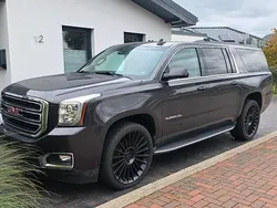 Grau Gebraucht 2016 GMC Yukon SUV | 29.999 €