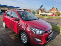 Rot Gebraucht 2014 Hyundai i20 Trend Kleinwagen | 4.800 € (Guter Preis)