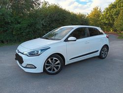 Weiß Gebraucht 2018 Hyundai i20 Limousine | 10.999 € (Guter Preis)