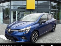 Blau Gebraucht 2023 Renault Clio V Evolution Limousine | 16.850 € (Fairer Preis)