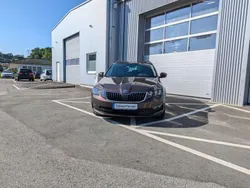 Topazbraun metallic Gebraucht 2017 Skoda Octavia Ambition Kombi | 13.472 €