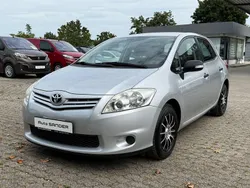 Silber Gebraucht 2011 Toyota Auris Limousine | 6.990 € (Fairer Preis)