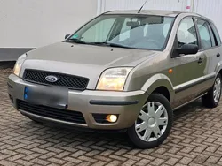 Grau Gebraucht 2004 Ford Fusion Kleinwagen | 1.800 € (Fairer Preis)