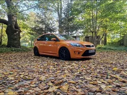 Orange Gebraucht 2010 Ford Focus ST Limousine | 6.000 € (Guter Preis)