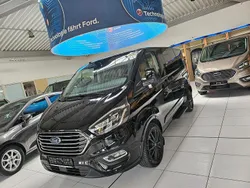 Schwarz Gebraucht 2019 Ford Tourneo Custom Titanium Van / Kleinbus | 33.980 € (Etwas zu teuer)
