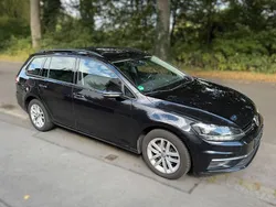 Schwarz Gebraucht 2018 VW Golf VII Comfortline Kombi | 8.900 € (Superpreis)