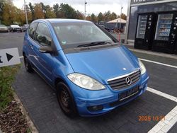 Blau Gebraucht 2007 Mercedes A150 Kleinwagen | 2.200 € (Fairer Preis)