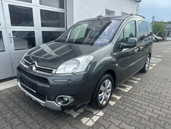 Grau Gebraucht 2014 Citroën Berlingo SELECTION Van / Kleinbus | 8.990 € (Teuer)